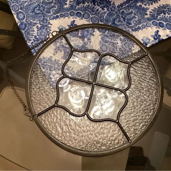 Vintage Clear Stain Glass Round with hanging chain - Picture 2 of 10